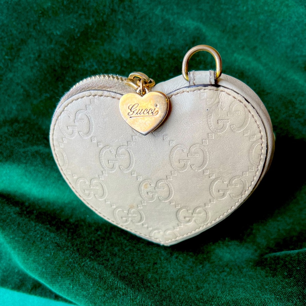 Authentic Gucci heart shaped GG logo ivory Guccissma coin purse